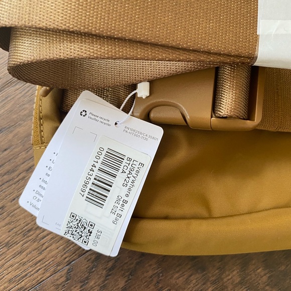 Lululemon ๐ฎ BURNT CARAMEL Everywhere Belt Bag - Picture 7 of 9